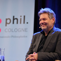 phil.COLOGNE 2023: 09.06.: Die Reue des Prometheus – Robert Habeck und Peter Sloterdijk über die Menschheit, das Feuer und das Klima ©Ast/Juergens