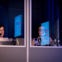 phil.COLOGNE 2025: 29.06. Smash Monogamy!? Ole Liebl und Toni Loh über Freundschaft, Liebe und Polyethik. Mod.: Stephanie Rohde. Übersetzung in Leichte Sprache durch Kisten Czerner-Nicolas und Inga Kramer ©Katja Tauber