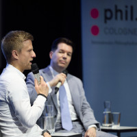 phil.COLOGNE 2026: 09.06. KlasseDenken: Was ist Geld? Mit Patrick Kaczmarczyk und Wolfgang M. Schmitt © Hieronymus Rönneper
