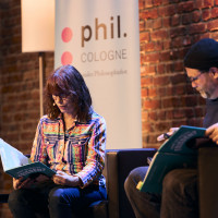 phil.COLOGNE 2026: 10.06. KlasseDenken: „Warum gibt es Krieg? Und wann ist endlich wieder Frieden?“ Mit Elisabeth Raffauf Mod.: Paulus Müller © Hieronymus Rönneper